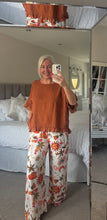Load image into Gallery viewer, The Bali Hopsack frill top
