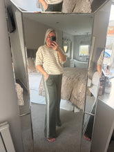 Load image into Gallery viewer, The striped seam pin tuck joggers
