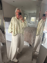 Load image into Gallery viewer, The striped rose cotton shirt
