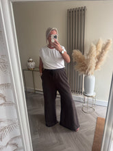 Load image into Gallery viewer, The basic Tee
