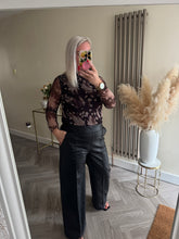 Load image into Gallery viewer, The pu pin tuck trousers
