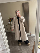 Load image into Gallery viewer, The molly eyelash coat with pockets
