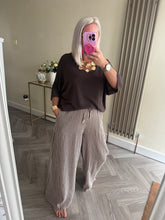 Load image into Gallery viewer, SALE The striped linen trousers with pockets (no return on sale items)

