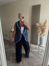 Load image into Gallery viewer, SALE The frayed denim waistcoat (No return on sale items)
