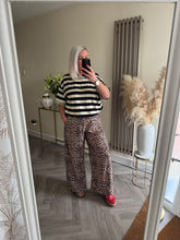 Load image into Gallery viewer, The animal print tie waist trousers with pockets
