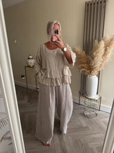 Load image into Gallery viewer, SALE The striped linen trousers with pockets (no return on sale items)
