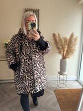 Load image into Gallery viewer, The animal print quilted coat
