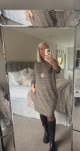 Load image into Gallery viewer, The marl tunic dress with pockets &amp; separate necklace
