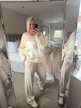 Load image into Gallery viewer, The Lola daisy knit
