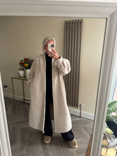 Load image into Gallery viewer, The molly eyelash coat with pockets
