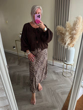 Load image into Gallery viewer, The elasticated waist satin skirts
