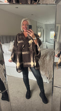Load image into Gallery viewer, The Marlborough checked jacket/cape
