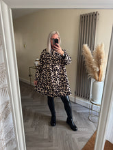 Load image into Gallery viewer, The swing coat
