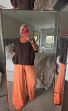 Load image into Gallery viewer, The Hopsack Seam detail top

