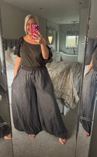 Load image into Gallery viewer, The Ibiza balloon hem trouser
