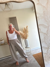 Load image into Gallery viewer, The supersoft button detail elasticated jogger with pockets

