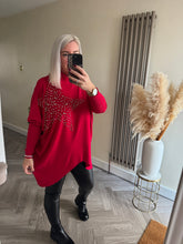Load image into Gallery viewer, The diamanté star v hem knit
