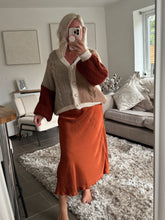 Load image into Gallery viewer, The elasticated waist satin skirts
