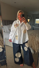 Load image into Gallery viewer, The zeta Otto crochet sparkle flower 100% cotton shirt
