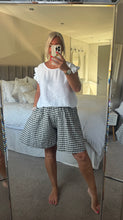 Load image into Gallery viewer, The gingham shorts with pockets
