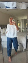 Load image into Gallery viewer, The Bali Hopsack frill top
