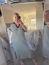 Load image into Gallery viewer, The striped knitted dress
