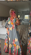 Load image into Gallery viewer, The zeta Otto  striped dress with pockets
