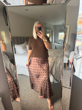 Load image into Gallery viewer, The elasticated waist satin heart skirt
