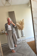 Load image into Gallery viewer, The super stretch animal print jacket
