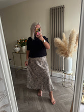 Load image into Gallery viewer, The Holly short sleeve knit
