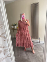 Load image into Gallery viewer, SALE The shirred ditzy dress (no return on sale items)
