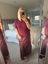 Load image into Gallery viewer, The elasticated waist satin heart skirt
