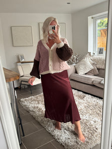 The elasticated waist satin skirts