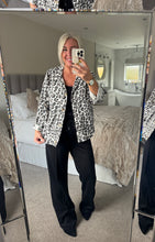 Load image into Gallery viewer, The super stretch animal print jacket
