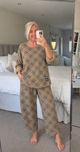 Load image into Gallery viewer, The Black label checked tracksuit
