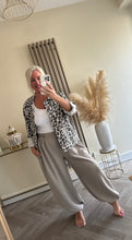 Load image into Gallery viewer, The super stretch animal print jacket
