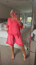 Load image into Gallery viewer, The Ibiza hopsack frill hem shorts set with pockets
