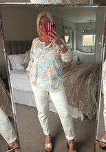 Load image into Gallery viewer, The belted ruffle pocket magic pants in white
