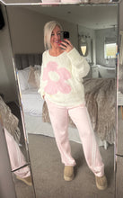 Load image into Gallery viewer, The Lola daisy knit
