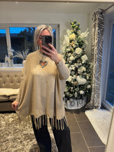Load image into Gallery viewer, The embellished heart tassel knit
