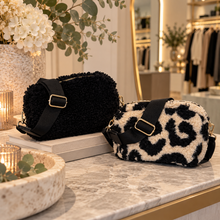 Load image into Gallery viewer, The cross body boucle bag
