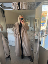 Load image into Gallery viewer, The Stella faux fur coat
