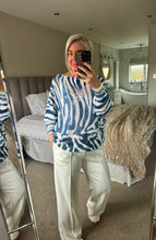 Load image into Gallery viewer, The Darcie fine knit
