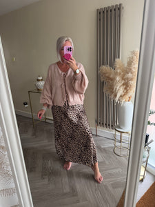 The elasticated waist satin skirts
