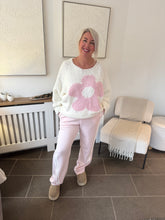 Load image into Gallery viewer, The Lola daisy knit
