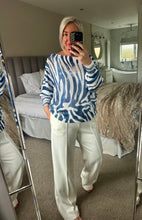 Load image into Gallery viewer, The Darcie fine knit
