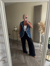 Load image into Gallery viewer, SALE The frayed denim waistcoat (No return on sale items)
