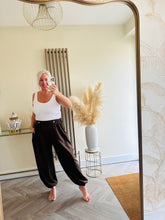 Load image into Gallery viewer, The supersoft button detail elasticated jogger with pockets
