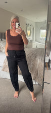 Load image into Gallery viewer, The pin tuck barrel joggers

