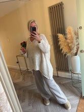 Load image into Gallery viewer, The striped seam pin tuck joggers
